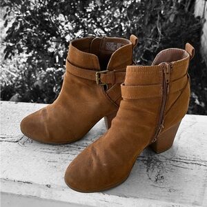 Time and Tru Brown Ankle Boots with Chunky Heel size 8.5